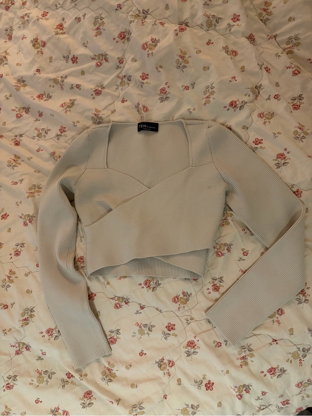 Babaton Cream Ribbed Long-Sleeve Crop Top
